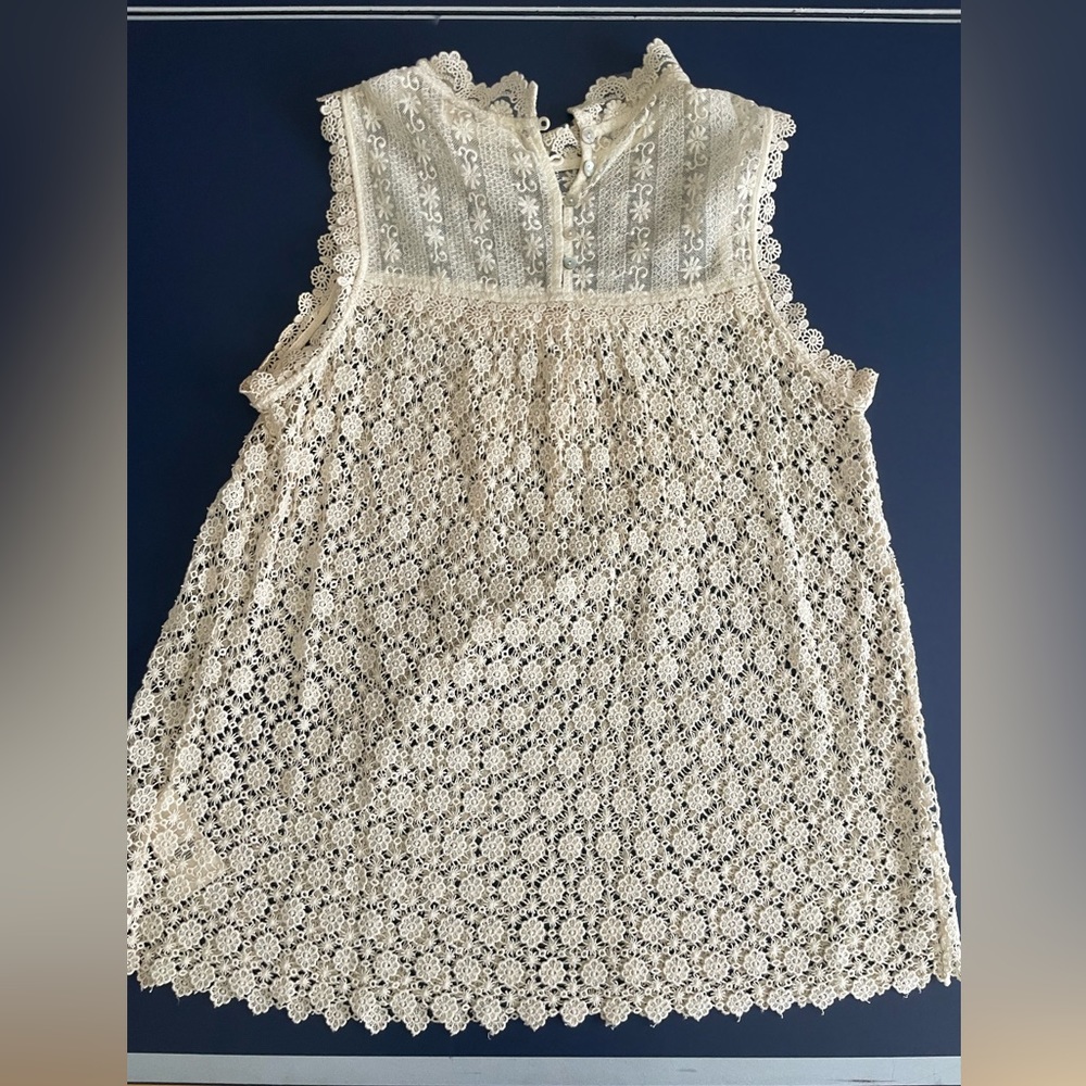 Lace top size women’s Small